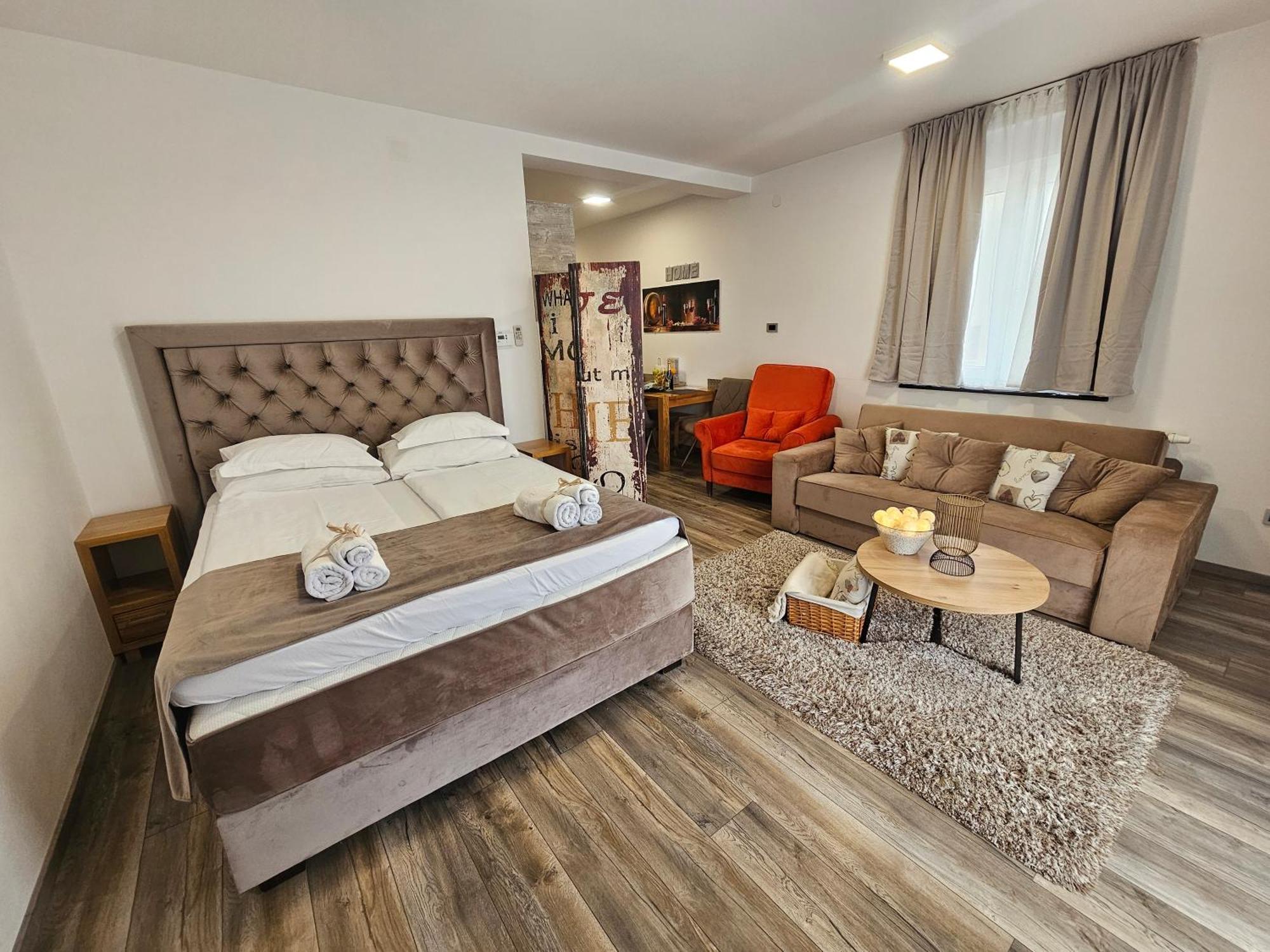 Agram Apartment *
